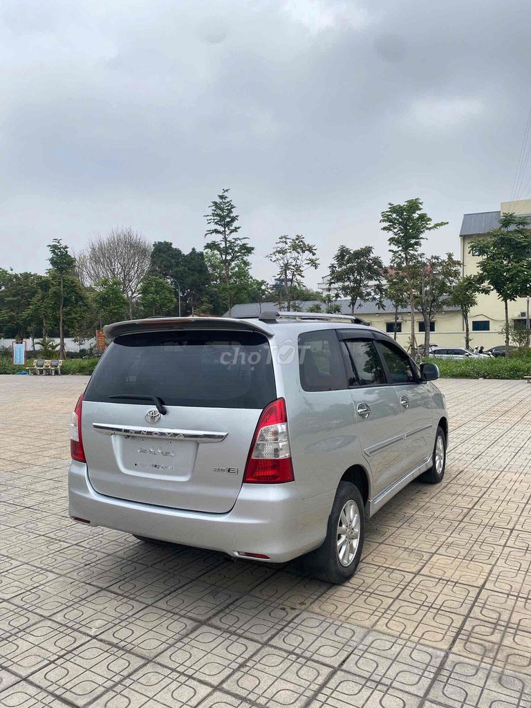 Toyota Innova 2.0E 2012 đk 2013 số sàn 9,8 vạn