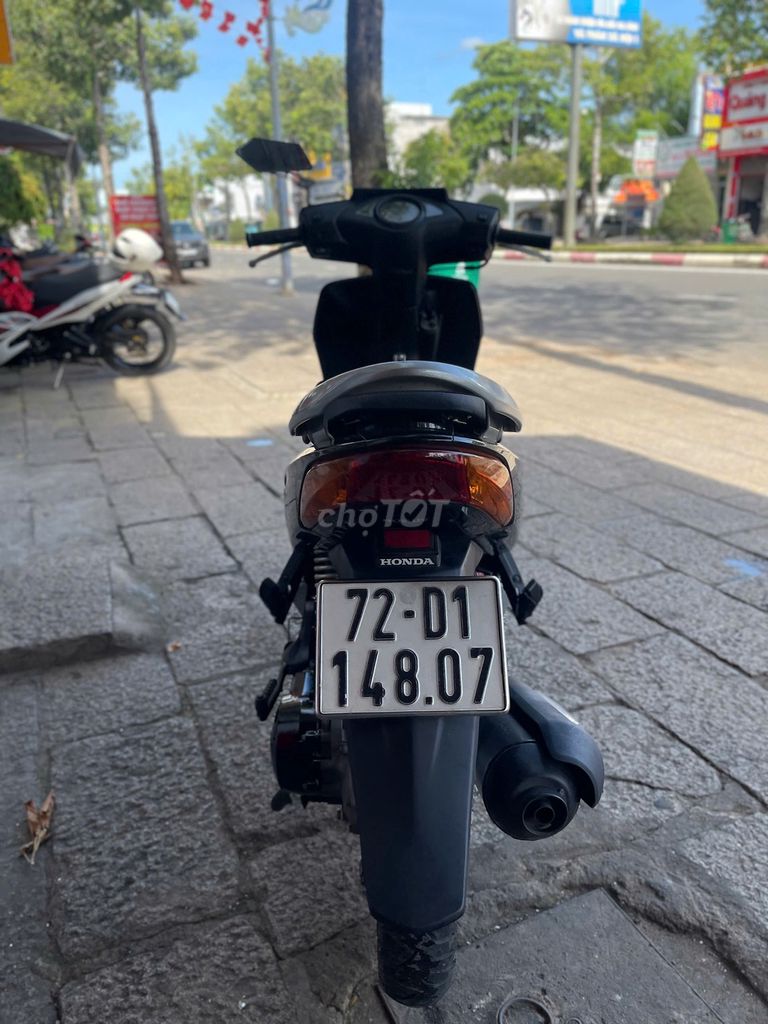 Honda Click 2007 2008 trắng + đen 95%. Mua bán Xe máy tại Thành phố Bà Rịa Bà Rịa - Vũng Tàu được đăng bởi Cửa Hàng Xe Máy Anh Luân hình 3