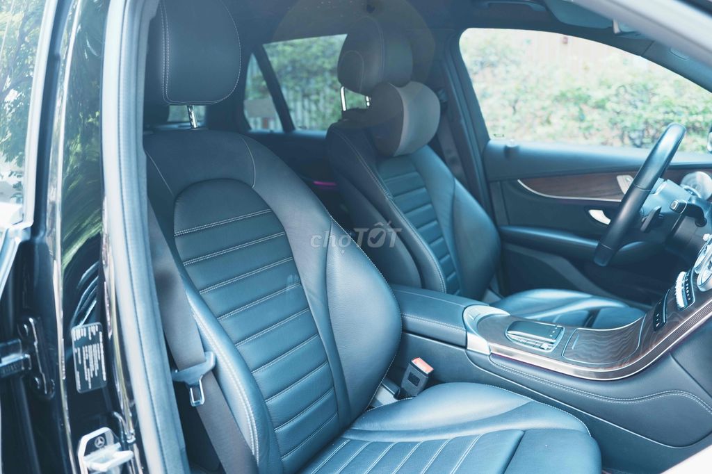 Mercedes Benz GLC200 4MATIC 2020 - 42000 km. Mua bán Ô tô tại Quận Thanh Xuân Hà Nội được đăng bởi Trần Trí Cường hình 12