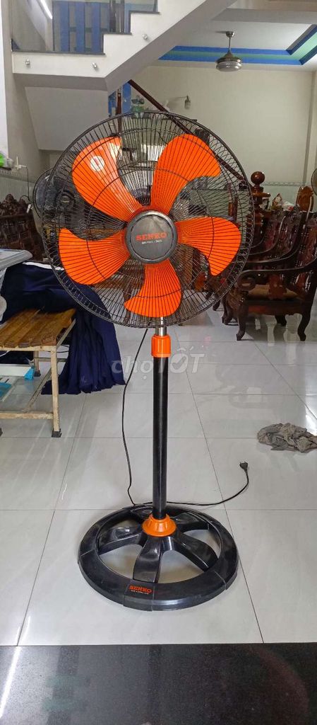 Quạt cây Senko Đen, Cam Như mới. Mua bán Quạt tại Quận 12 Tp Hồ Chí Minh được đăng bởi Phạm Văn Luyện hình 1