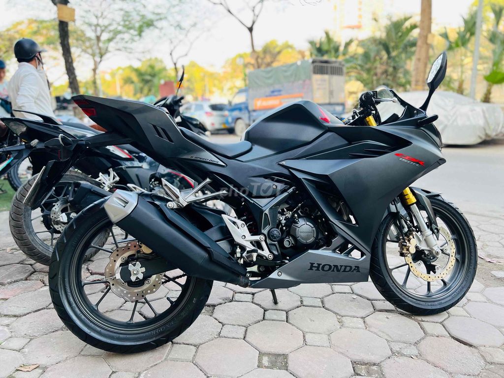Honda CBR 150 abs đời mới.chính chủ đập thùng pkl. Mua bán Xe máy tại Quận Cầu Giấy Hà Nội được đăng bởi Tong motor xe may hình 5