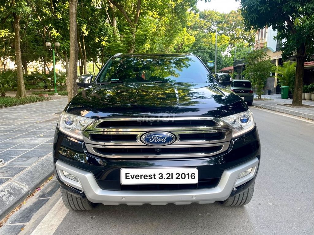 Ford Everest Titanium 3.2L 4x4 AT 2016 Черный 110 тыс. км