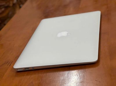Macbook Air MID 2011 | i7 | 4GB | SSD 128G | 13IN