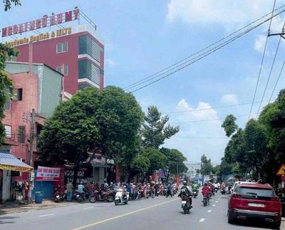 BÁN TOÀ NHÀ 4 TẦNG , THU NHẬP 50TRIỆU /1TH , tại DĨ AN. Mua bán văn phòng, mặt bằng kinh doanh tại Thành phố Dĩ An Bình Dương được đăng bởi vũ quang huy