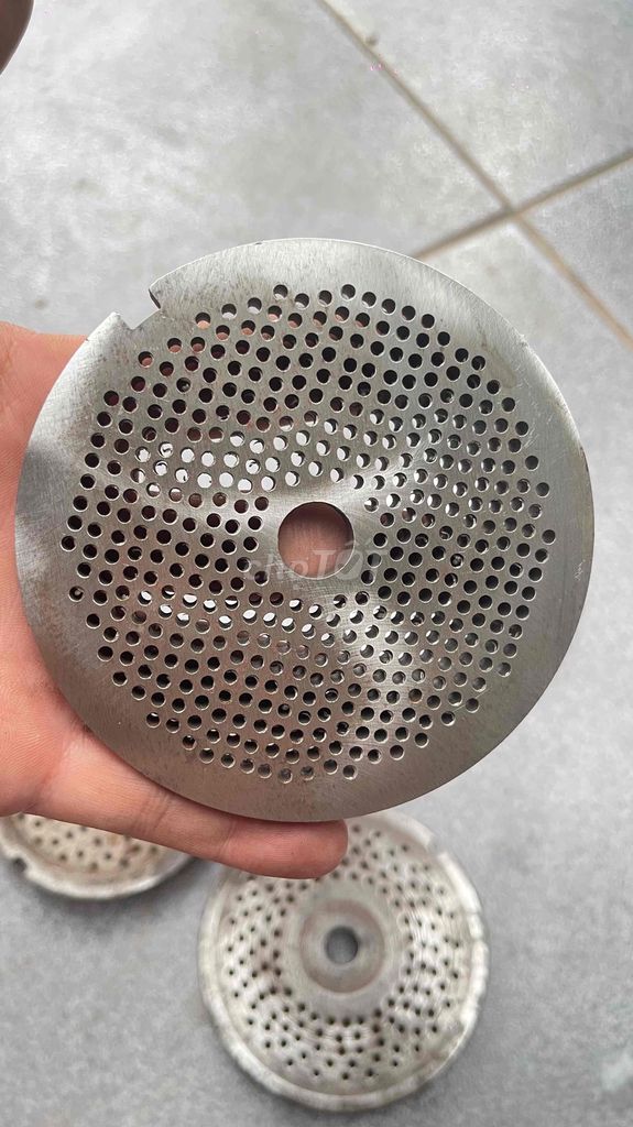 Mặt sàng máy đùn thịt Cối 32 Kim loại. Mua bán Dụng cụ nhà bếp tại Thành phố Huế Thừa Thiên Huế được đăng bởi Bốp Huế hình 1