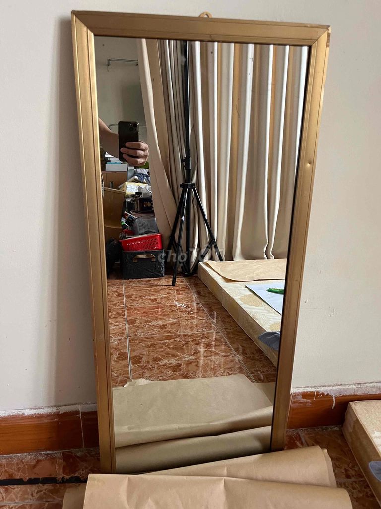 Gương treo tường Khung nhôm Vàng 40x90cm. Mua bán Nội thất, đồ gia dụng khác tại Quận Cầu Giấy Hà Nội được đăng bởi Đồ Nam Xuất Xịn..GuuBox hình 1