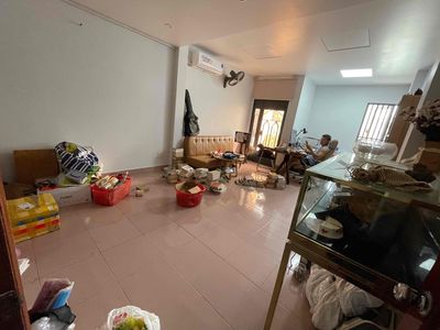 Аренда · 4 комн. · 64 м² · Quận 6, ул. Đường Hậu Giang
