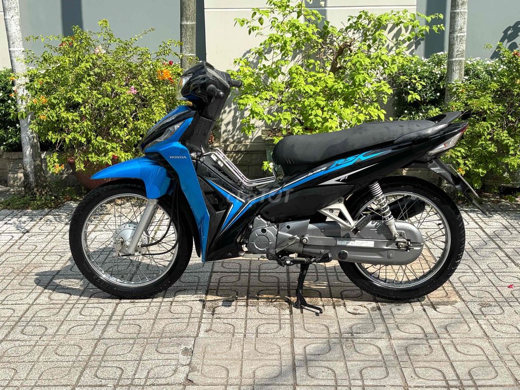 Honda Wave RSX FI Xanh đen. Mua bán Xe máy tại Thành phố Biên Hòa Đồng Nai được đăng bởi Huy Trần hình 5