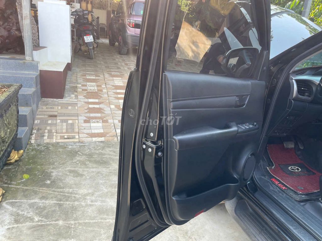 Toyota Hilux 2.4 AT một cầu Sx 2020 Nhập Thái. Mua bán Ô tô tại Quận Cầu Giấy Hà Nội được đăng bởi Hưng Toyota  hình 11