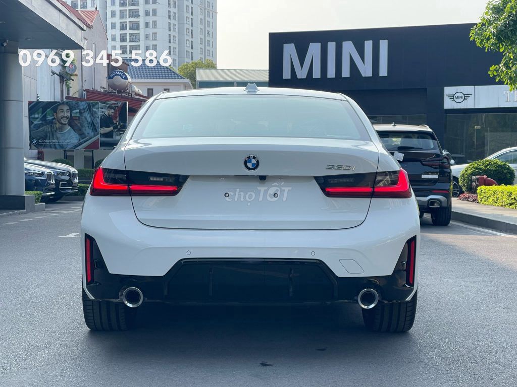 BMW 330i Msport LCI седан белый, Вьетнам