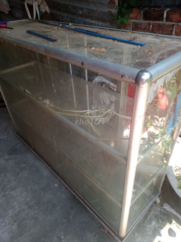 Tủ trưng bày Nhôm kính 1.12m x 43cm x 1.4m. Mua bán Tủ, kệ gia đình tại Quận Liên Chiểu Đà Nẵng được đăng bởi Huy hình 1