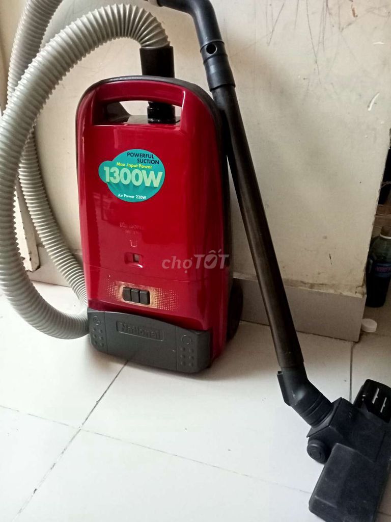 Bán máy hút bụi National công suất 1300W