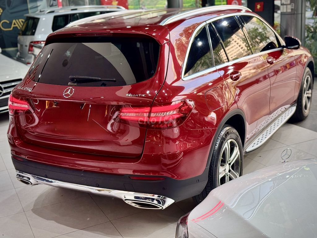 Mercedes Benz GLC Class2018 250 4MATIC AT-63000 km