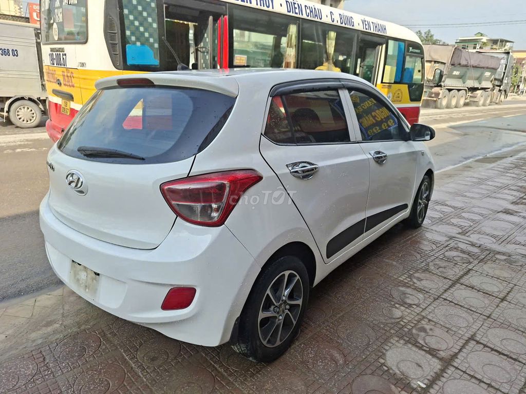 Hyundai Grand i10 Trắng. Mua bán Ô tô tại Huyện Yên Thành Nghệ An được đăng bởi Hai hình 4