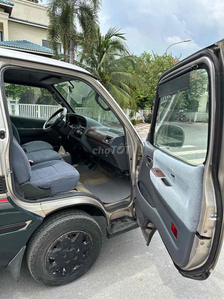 Toyota Hiace 12 chỗ đời 2004. Mua bán Ô tô tại Quận 12 Tp Hồ Chí Minh được đăng bởi A Kha hình 7