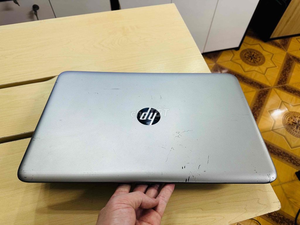 HP 15 AC Thanh lí còn rất tốt