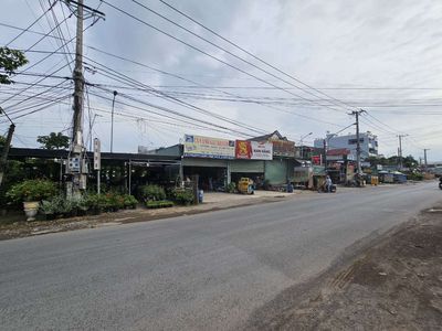 Nhà mặt tiền kinh doanh đường Liên Huyện gần chợ Phú An, 781 Dĩ An