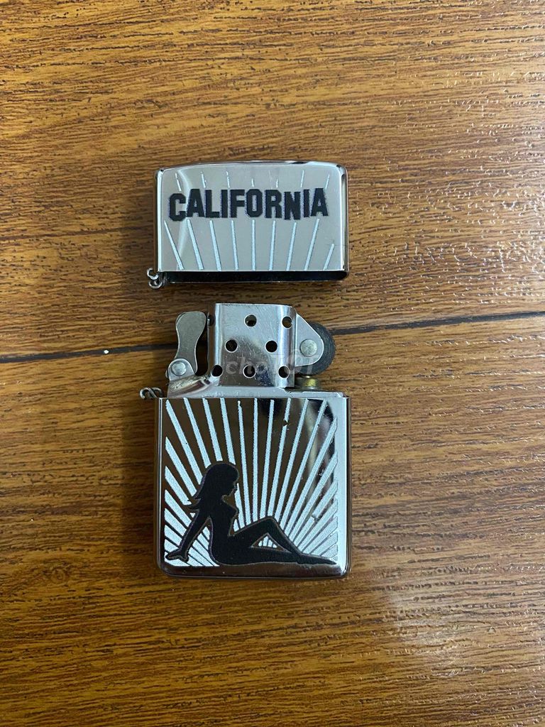 Bật lửa Zippo Kim loại Bạc hỏng bản lề. Mua bán Đồ sưu tầm, đồ cổ tại Quận Cầu Giấy Hà Nội được đăng bởi Sky line hình 1