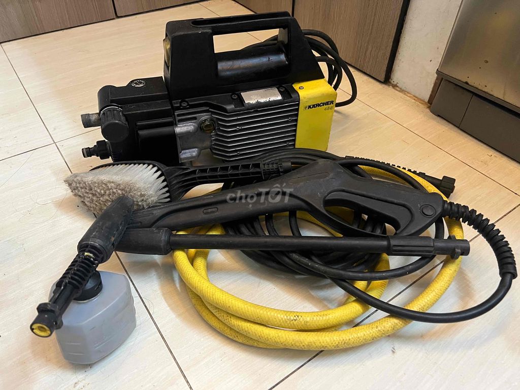 máy rửa xe cao áp Karcher