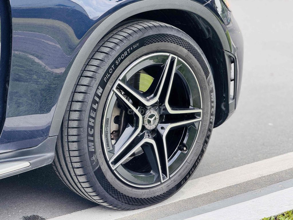 GLC300 4MATIC - 33000 KM XANH CAVANSITE. Mua bán Ô tô tại Quận Bình Tân Tp Hồ Chí Minh được đăng bởi Huỳnh Thiên Bảo hình 9