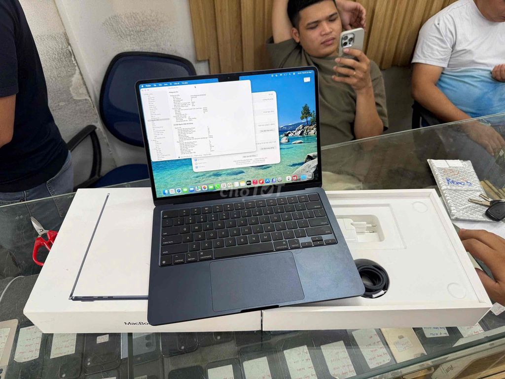 Apple Macbook Air M4 16GB/256GB Xám Như mới. Mua bán Laptop tại Quận Đống Đa Hà Nội được đăng bởi KT Hà Nội Mobile hình 1