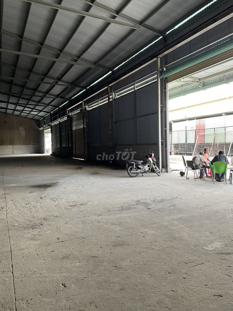 Kho xưởng 1400m2 chứa hàng sản xuất ngay Trường Chinh - cầu Tham Lương