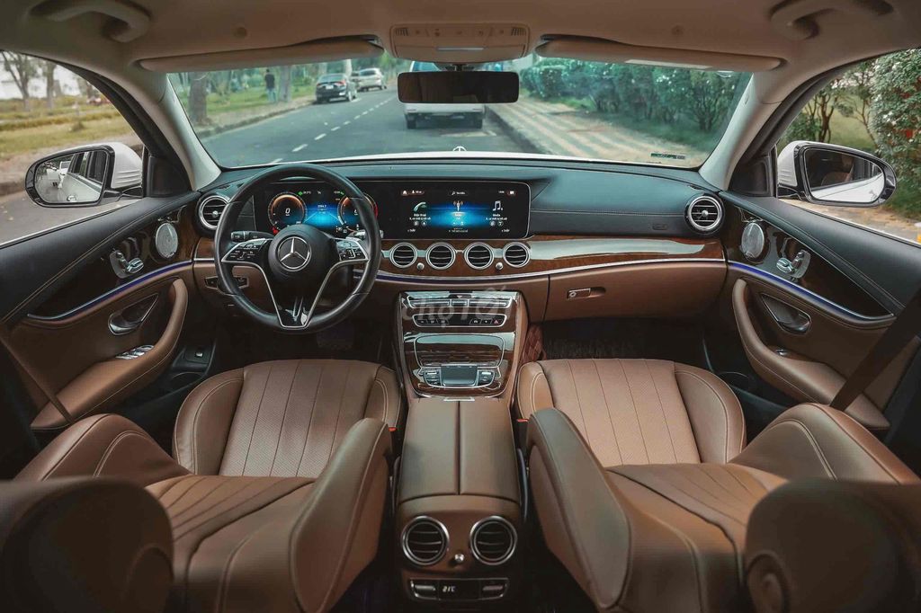 Mercedes Benz E Class 2023 - 6999 km cực đẹp. Mua bán Ô tô tại Quận 7 Tp Hồ Chí Minh được đăng bởi Hoàng Anh Tuấn hình 6