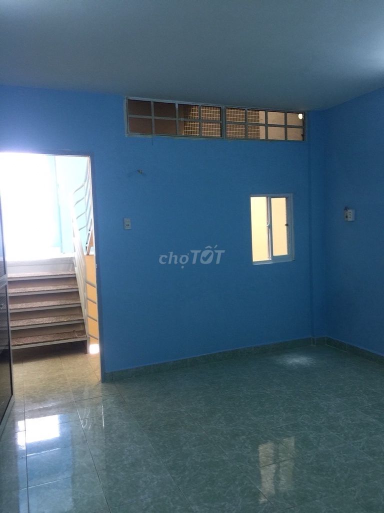 3-этажный дом, район 6, въезд для авто, ул. Кинь Дыонг Вунг, 60 м², 5 млрд