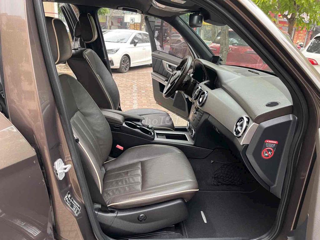 Mercedes Benz GLK Class 2014 250 4MATIC - 77000 km. Mua bán Ô tô tại Quận Cầu Giấy Hà Nội được đăng bởi Nguyễn mạnh trường hình 9