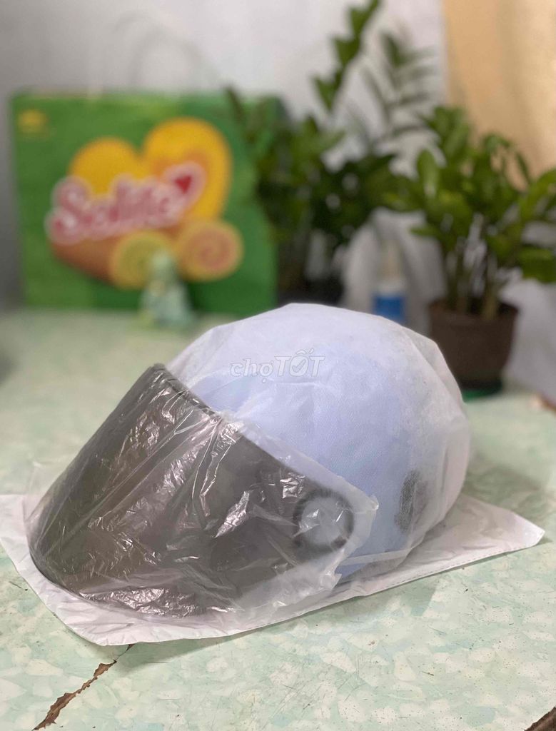 Nón bảo hiểm HELMET Xốp dày dặn Kính rời Xanh nhạt. Mua bán Phụ kiện thời trang khác tại Huyện Mỏ Cày Nam Bến Tre được đăng bởi Thanh Thiên hình 1