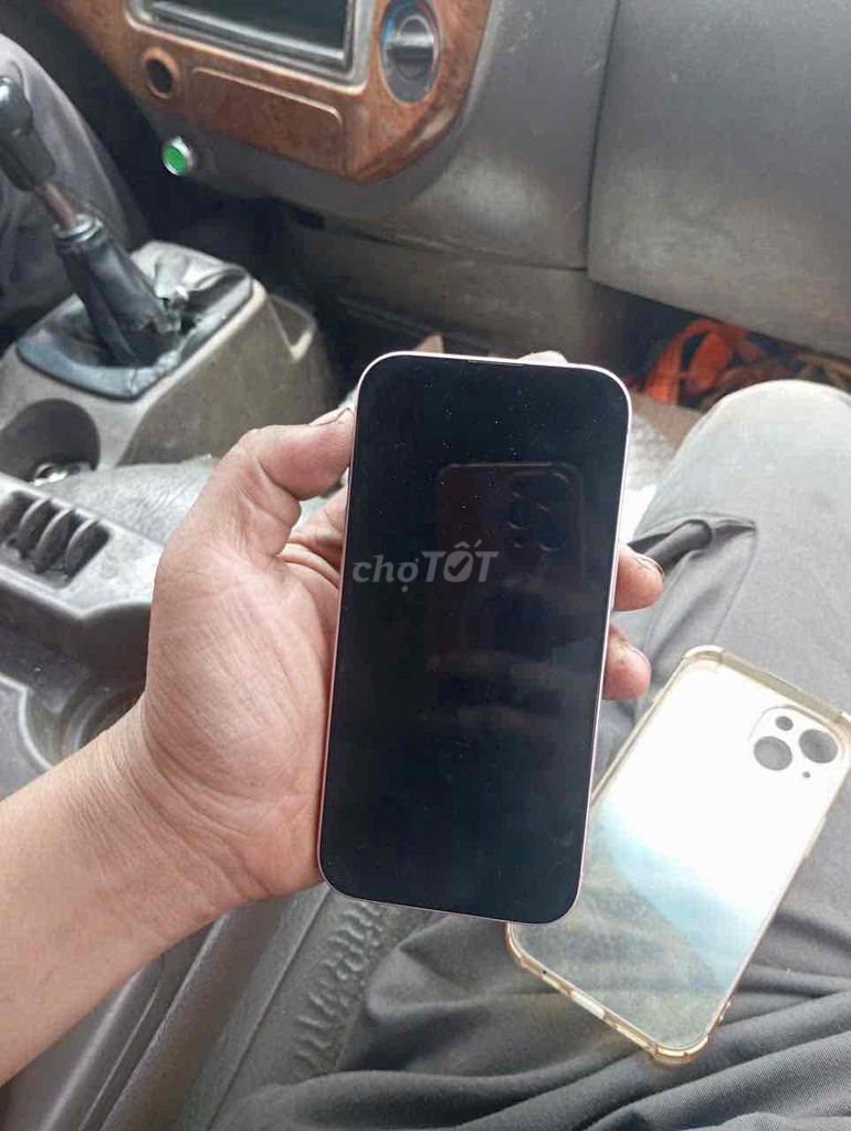 iPhone 15 Hồng. Mua bán Điện thoại tại Quận Đống Đa Hà Nội được đăng bởi Cam Linh hình 1