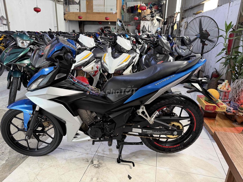 Honda Winner синий-белый—2019 в оригинале