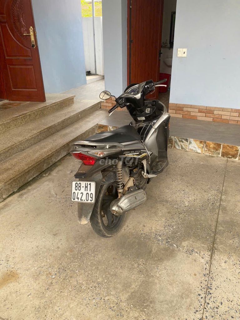 Bán AirBlade 2011 chính chủ 12tr5. Mua bán Xe máy tại Huyện Sóc Sơn Hà Nội được đăng bởi Hải Hoàngg hình 3