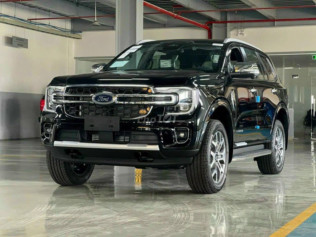 Ford Everest Titanium 4x4 2024 Mới sẵn kho đủ màu