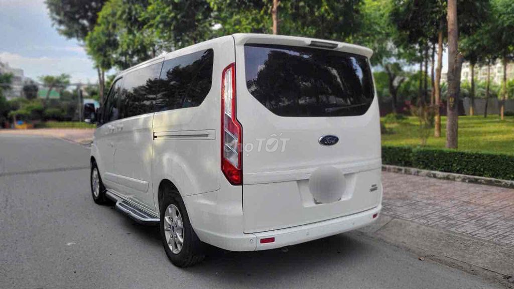 Ford Tourneo 2019 Titanium 2.0 AT - 62000 km. Mua bán Ô tô tại Quận Gò Vấp Tp Hồ Chí Minh được đăng bởi Thức hình 4
