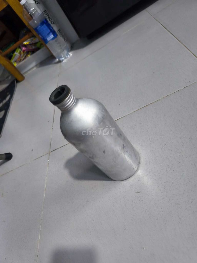 Chai đựng tinh dầu Kim loại Bạc. Mua bán Nội thất, đồ gia dụng khác tại Quận 12 Tp Hồ Chí Minh được đăng bởi võ duy khánh hình 1