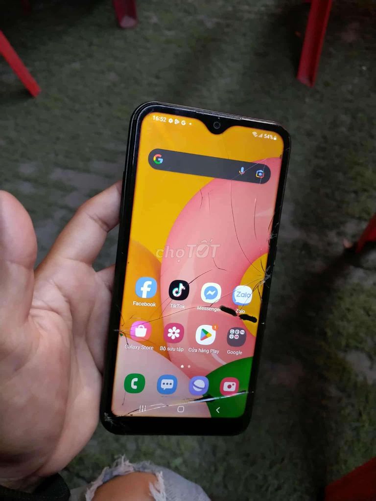 Samsung A01, Android 12, nứt kính xài bình thường. Mua bán Điện thoại tại Quận Bình Tân Tp Hồ Chí Minh được đăng bởi nguyen hình 1