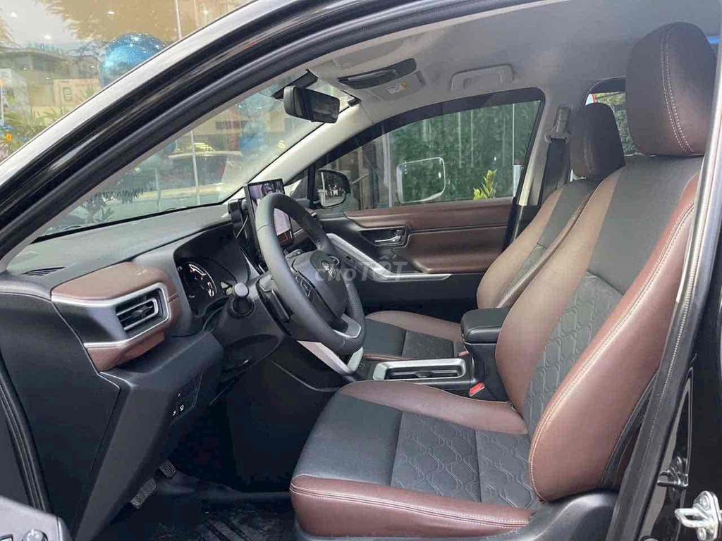 (Xe Hãng) Toyota Innova Cross 2.0AT 2025 -11.140km. Mua bán Ô tô tại Quận Tân Phú Tp Hồ Chí Minh được đăng bởi Đan Viên Toyota Tân Phú  hình 6