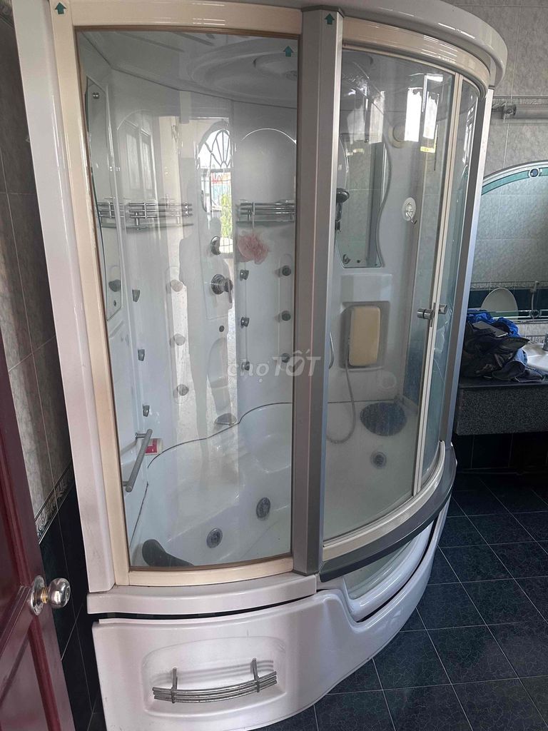 Bồn tắm đứng Kính nhựa Trắng. Mua bán Thiết bị vệ sinh, nhà tắm tại Quận 7 Tp Hồ Chí Minh được đăng bởi Nguyễn Minh Trường hình 1