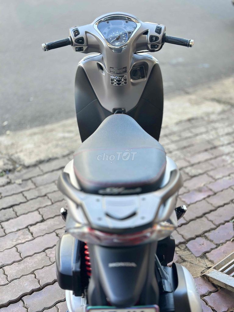 SH MODE 2020 XE DÒNG BỎ MẪU ĐẸP KENG. Mua bán Xe máy tại Thành phố Buôn Ma Thuột Đắk Lắk được đăng bởi CẦM ĐỒ TUẤN ĐẠT hình 8