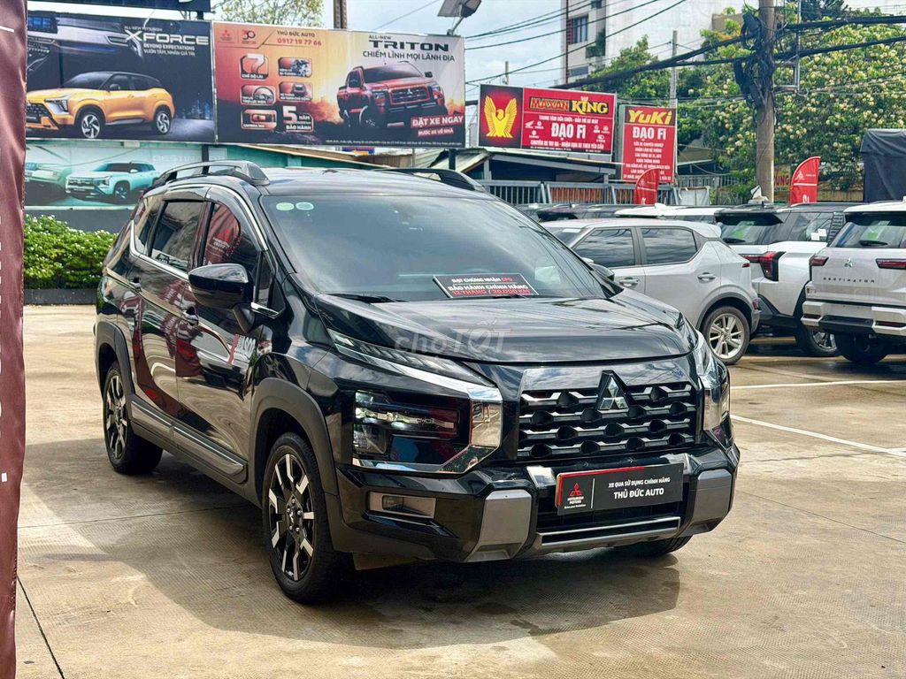 Mitsubishi Xpander Cross 2025 Черный 12 300 км