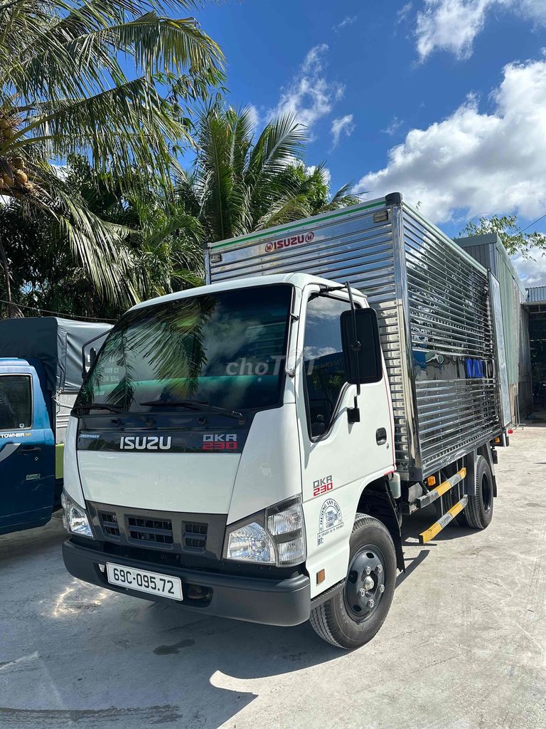 HÀNG CỌP 🎉 ISUZU QKR230 thùng kín đởi 2022. Mua bán Xe tải, xe ben tại Quận Bình Thuỷ Cần Thơ được đăng bởi Phạm Nguyễn Băng Nhi hình 2
