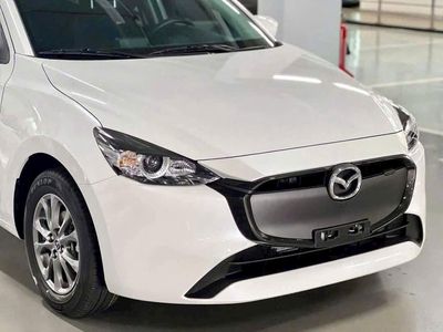 Mazda Mazda2 AT Sedan Tự động Trắng