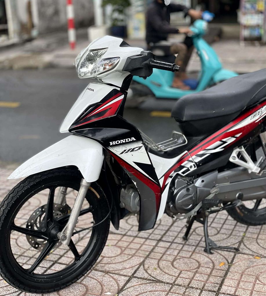 Honda blade 110 bstp chính chủ. Mua bán Xe máy tại Quận 8 Tp Hồ Chí Minh được đăng bởi Đặng Thái Hòa hình 3