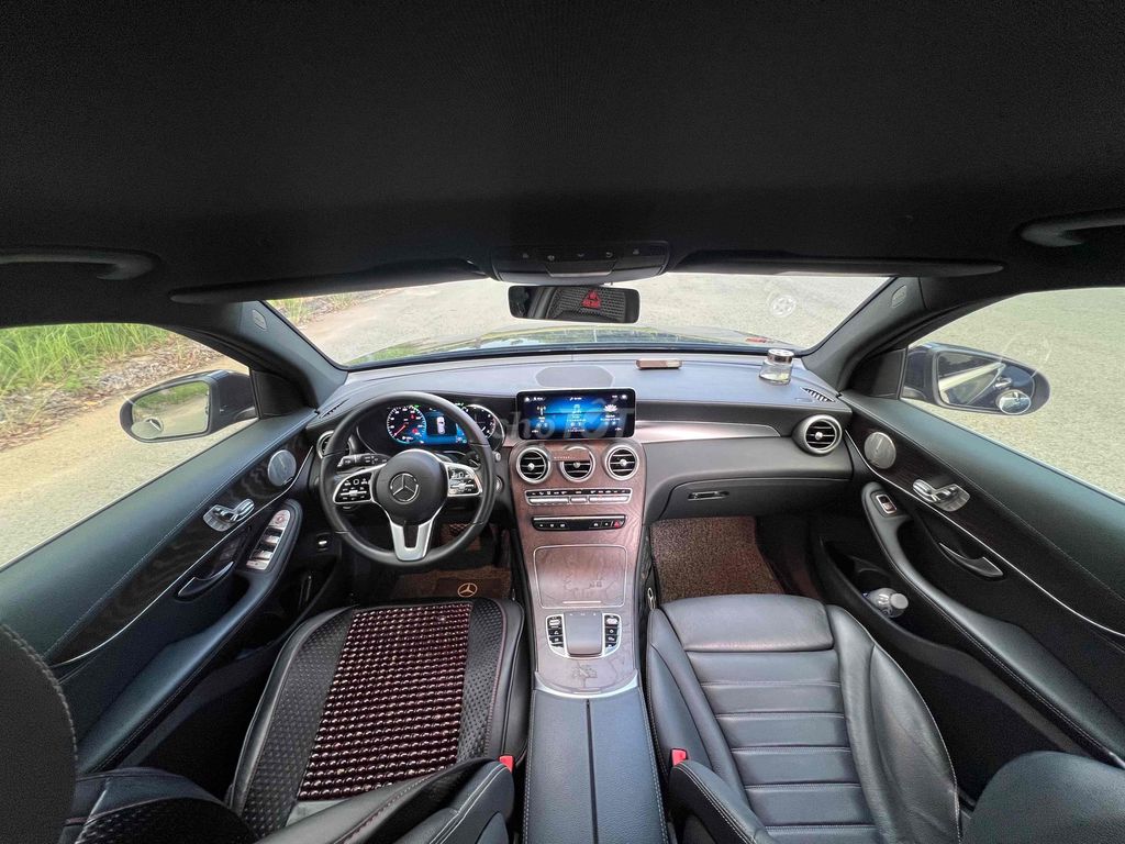 Mercedes Benz GLC 2021 200 4MATIC - 30000 km. Mua bán Ô tô tại Thành phố Dĩ An Bình Dương được đăng bởi Dương hình 16