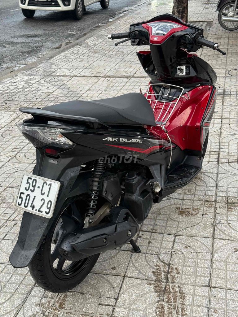 Honda Air Blade 2023 Красно-черный