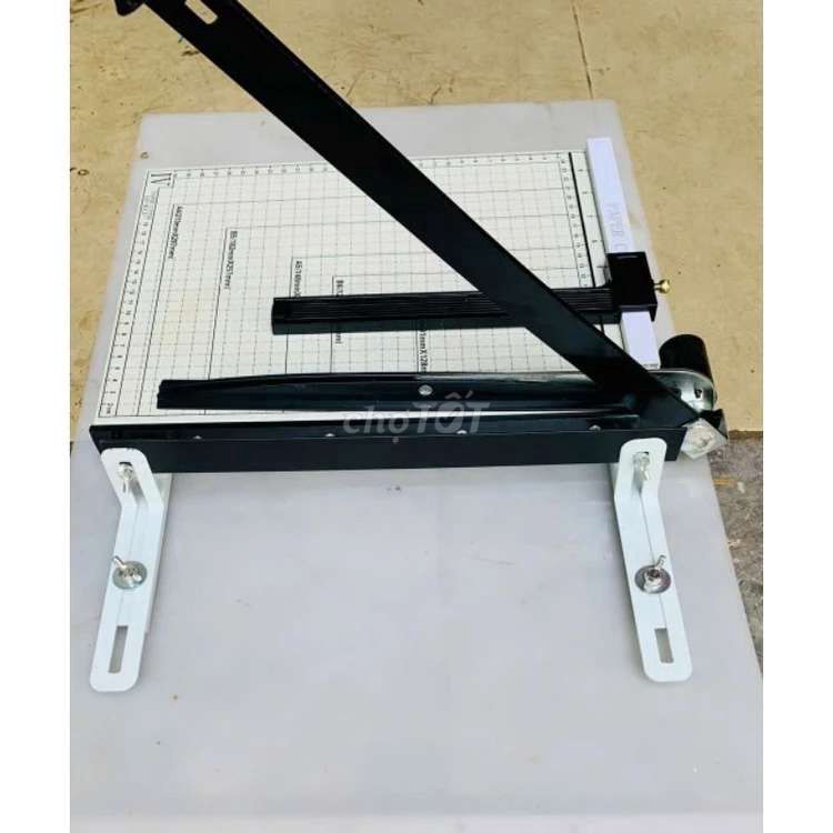 Máy cắt giấy Thép Đen Trắng. Mua bán Đồ dùng văn phòng tại Huyện Bù Gia Mập Bình Phước được đăng bởi Dặng quỳnh hình 1