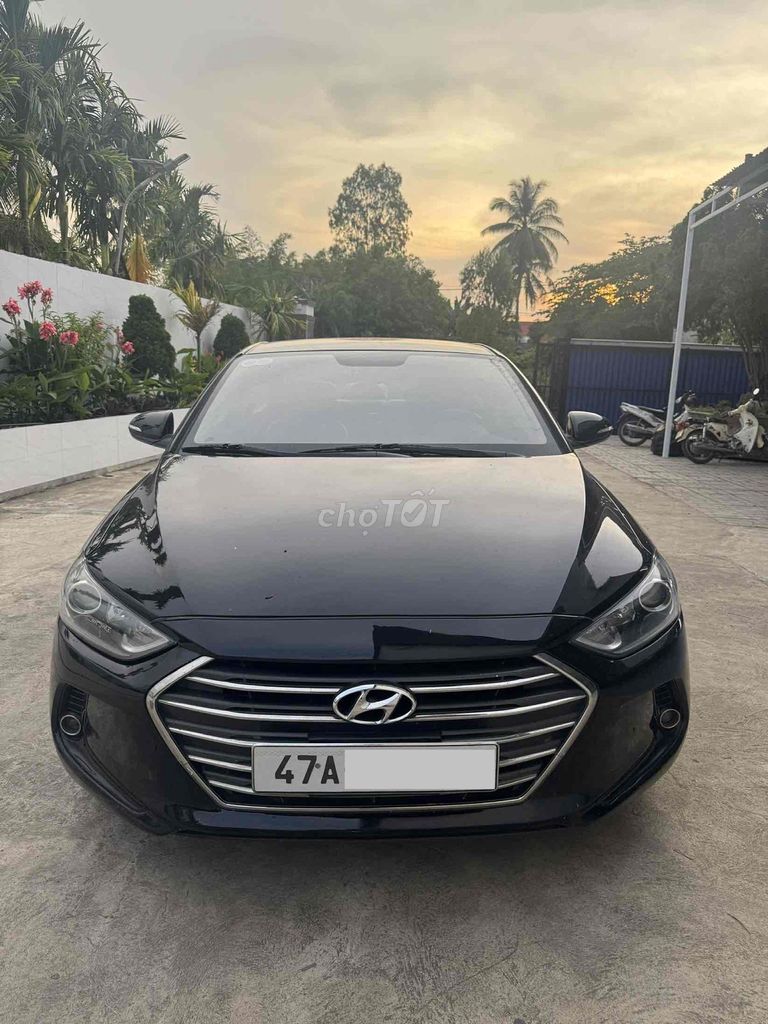 Hyundai Elantra 2019 1.6 MT - 134000 km. Mua bán Ô tô tại Huyện Ea Kar Đắk Lắk được đăng bởi Đỗ Sang hình 1