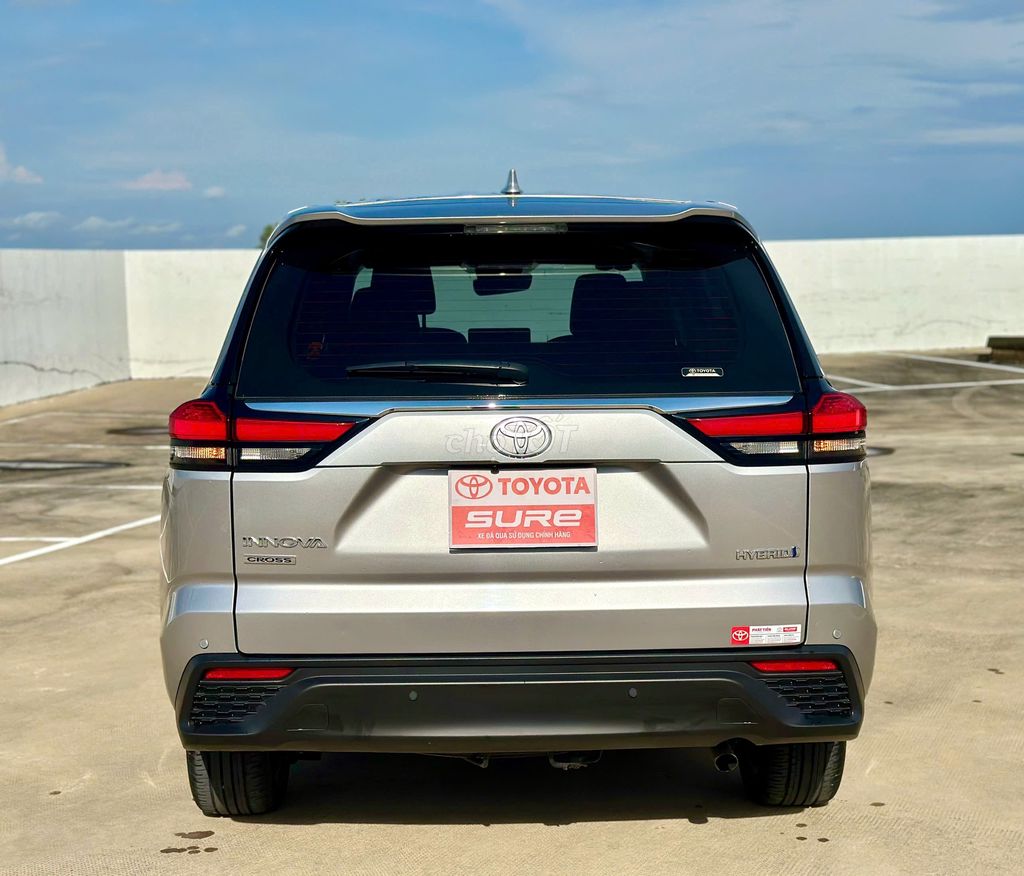 Toyota Innova Cross 2023 HEV - 34200 km. Mua bán Ô tô tại Huyện Châu Thành Bến Tre được đăng bởi Toyota Sure Bến Tre Xe Đã Qua Sử Dụng Chính Hãng hình 12