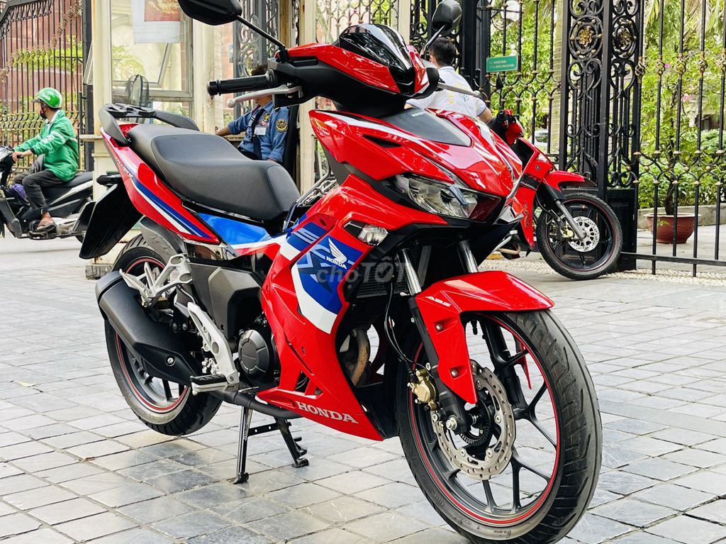 Honda Winner X 150 ABS đỏ xanh mới mua 2024 đi ít. Mua bán Xe máy tại Quận Bắc Từ Liêm Hà Nội được đăng bởi VIỆT ANH hình 1